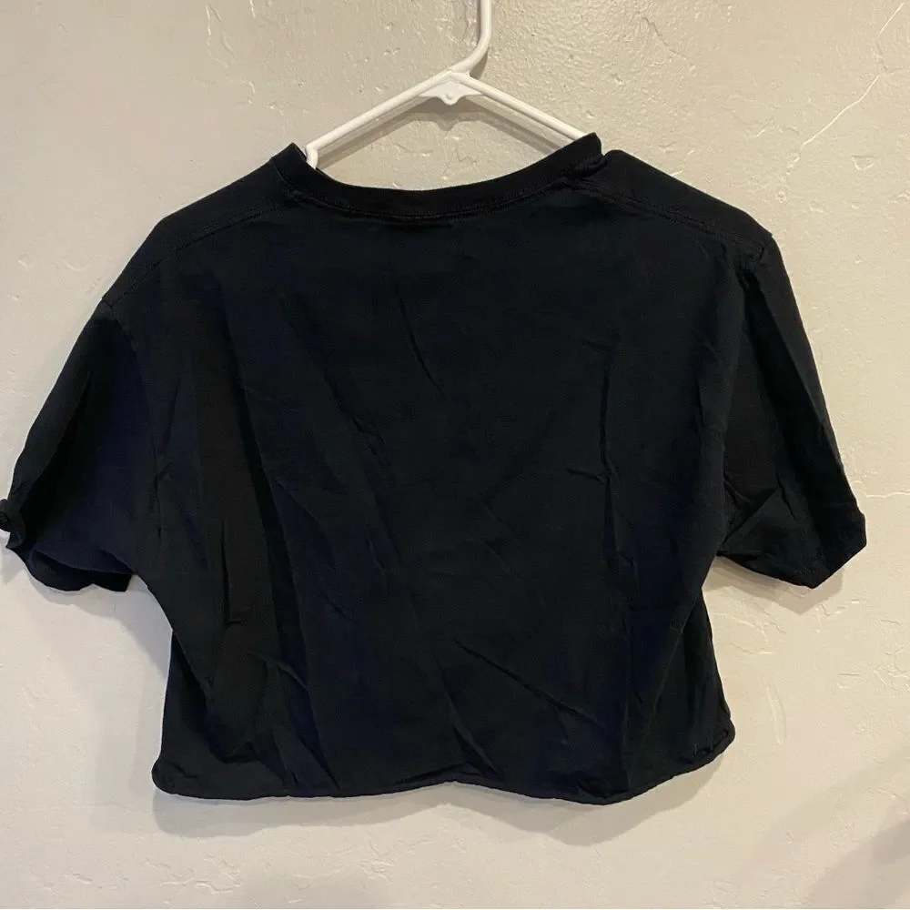 Friends The TV Series Raw Hem Short Sleeve Crop Tee Black Size Medium - Picture 3 of 5